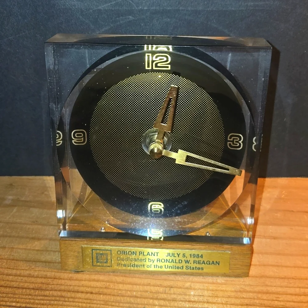 RARE 1984 GM ORION PLANT OHIO PRESIDENT RONALD REAGAN DEDICATION DESK CLOCK